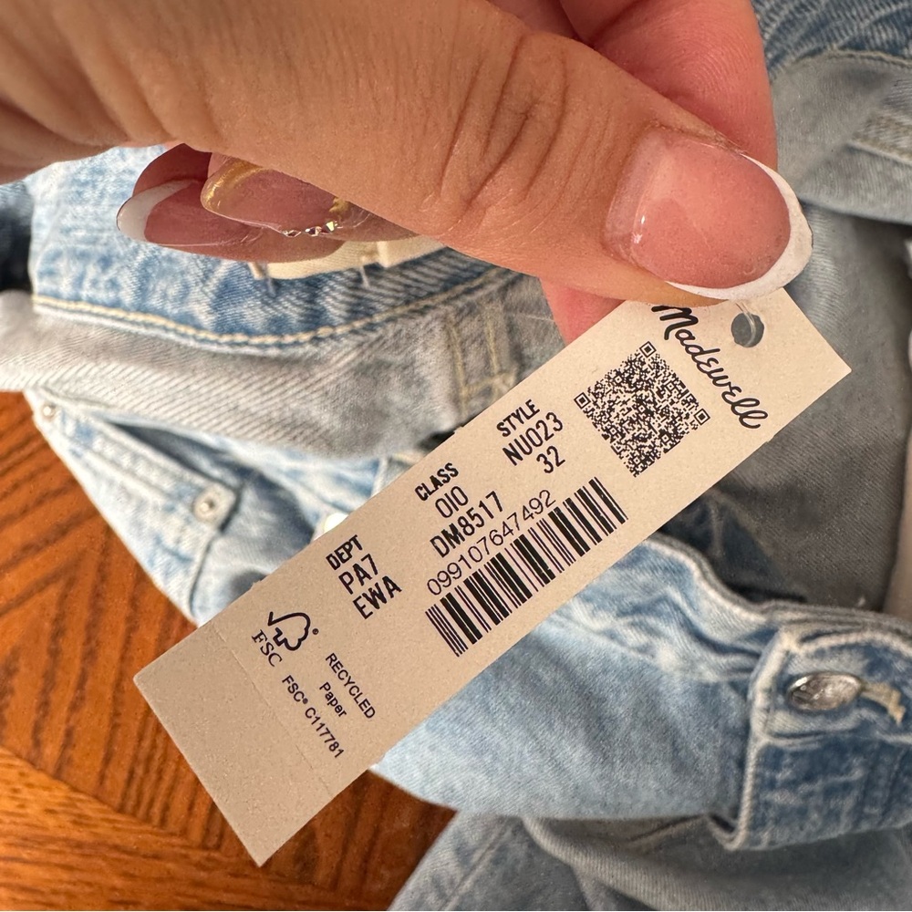 Madewell The Darted Barrel-Leg Jean
Edmonson WashRigid NWT SZ‎ 32 - Picture 9 of 13